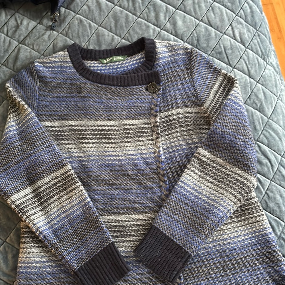 Woolrich wrap style sweater.